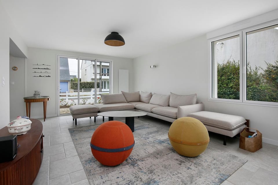 Property building, Living room