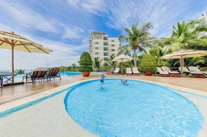Swimming pool, Swimming pool