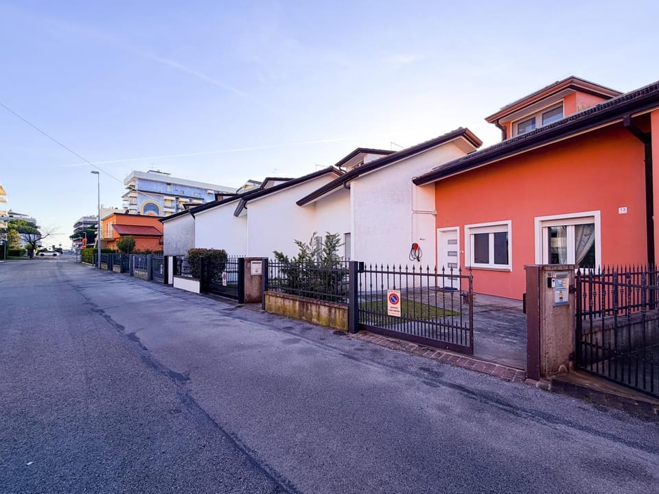 Property building, Quiet street view