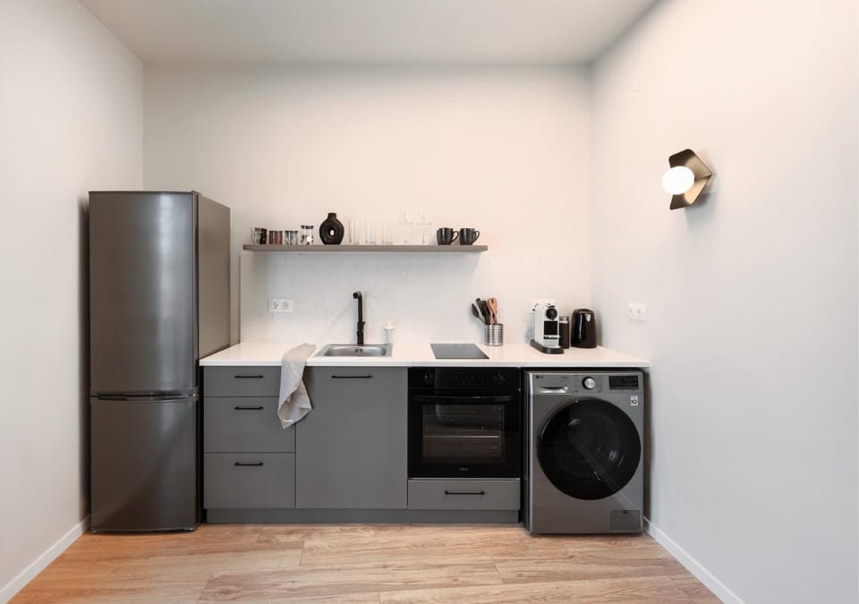 Coffee/tea facilities, oven, washing machine, kitchen