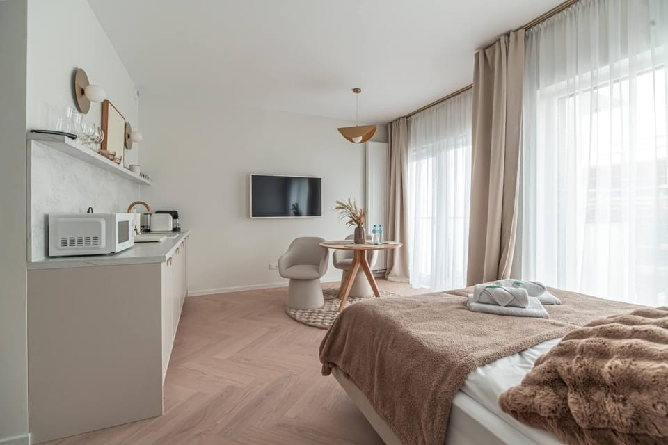 Communal lounge/ TV room, Bed, TV and multimedia, Coffee/tea facilities, Balcony/Terrace, Kitchen or kitchenette, Photo of the whole room, Parking, toaster, towels