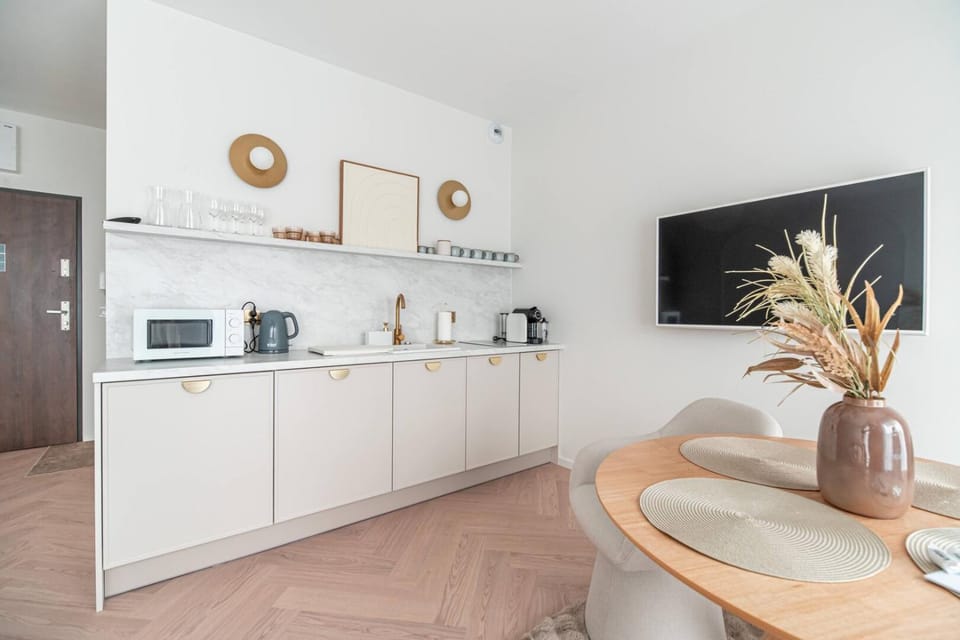 TV and multimedia, Coffee/tea facilities, Kitchen or kitchenette, Location, dishwasher, microwave, oven, toaster, washing machine