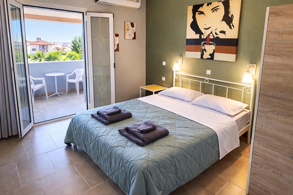 Balcony/Terrace, Balcony/Terrace, Photo of the whole room, Bedroom, towels, towels, wardrobe