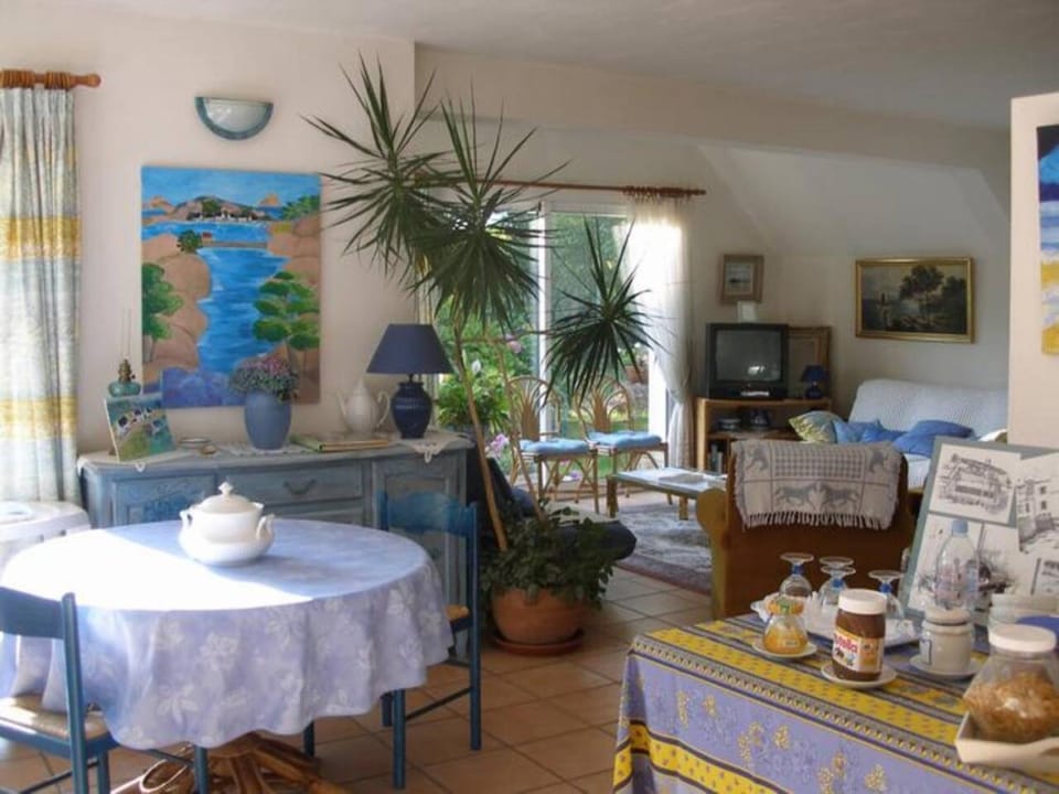 Property building, Living room