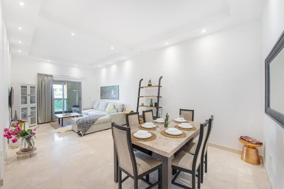 Free housekeeping visits during your stay - StayShort - Stylish 2BR Dubai Marina Stay Balcony Views House in Dubai