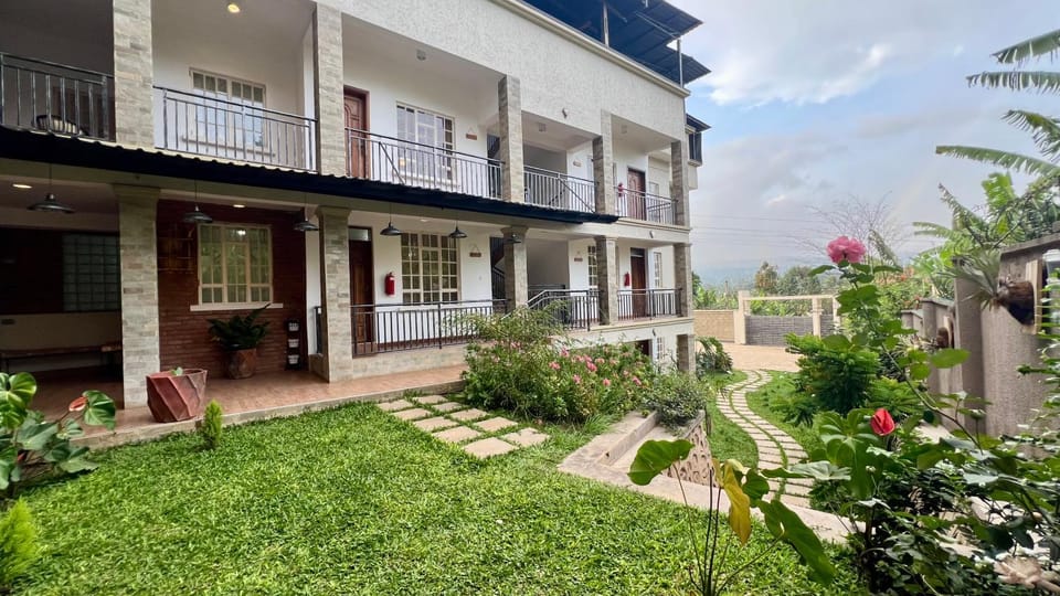 Property building, Spring, Day, Garden, Garden view