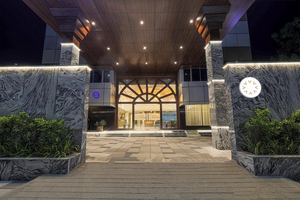 Property building, Facade/entrance, Night
