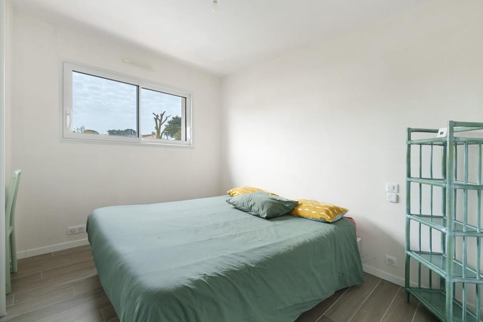 Property building, Living room, Bedroom