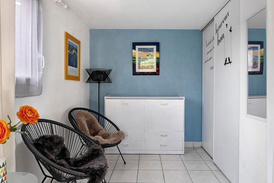 Property building, Living room