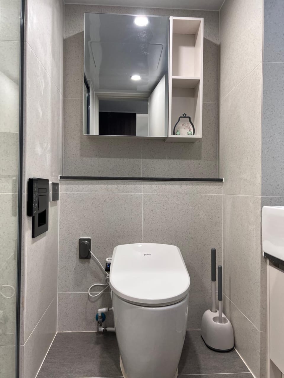 Shower, Toilet