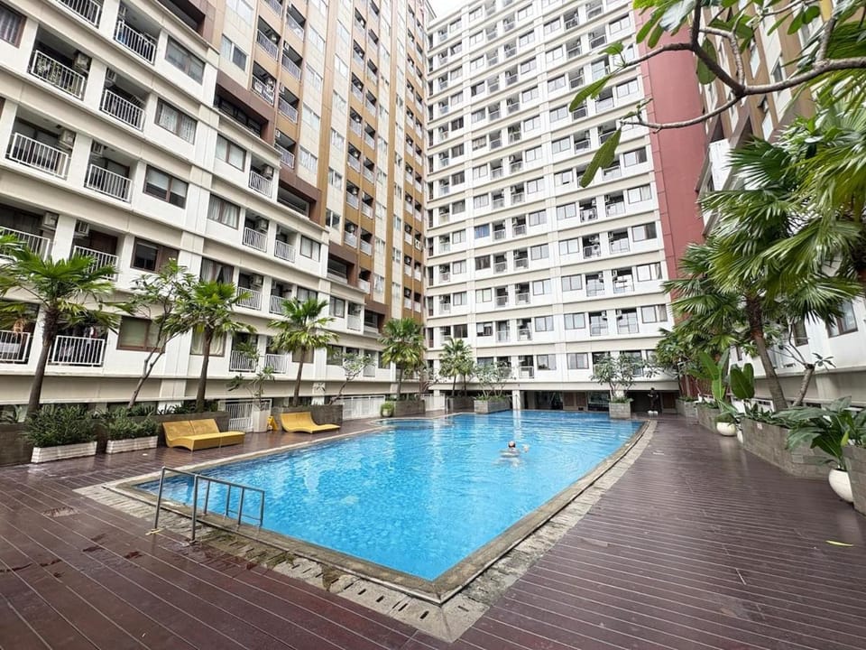 1BR Lrt City Jatibening Gateway Park View City Apartment in Jakarta