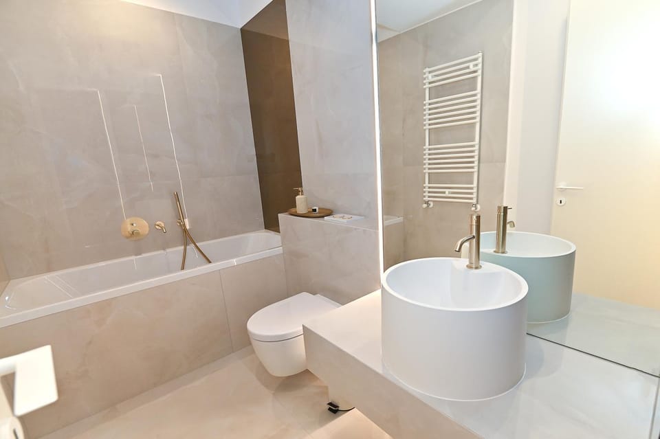 Bathroom, Bath