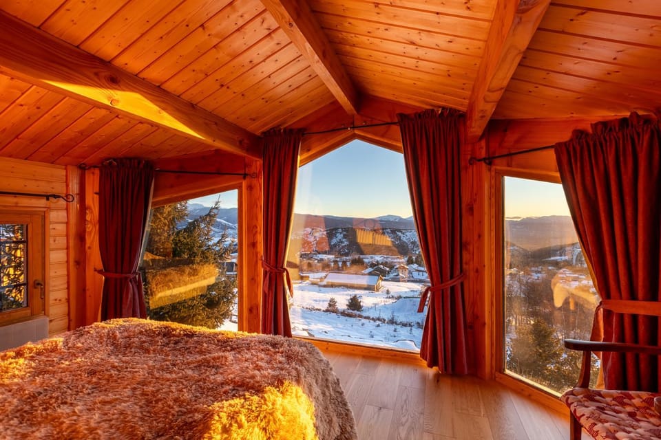 Bed, Photo of the whole room, Bedroom, Mountain view