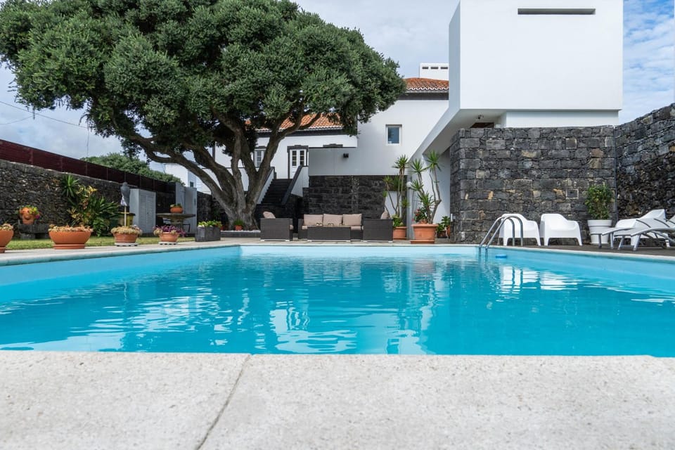 Casa da Arvore Villa by Green Vacations Villa in Azores District