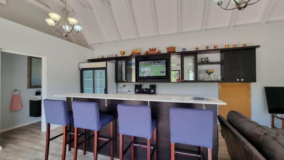 TV and multimedia, Lounge or bar, Seating area