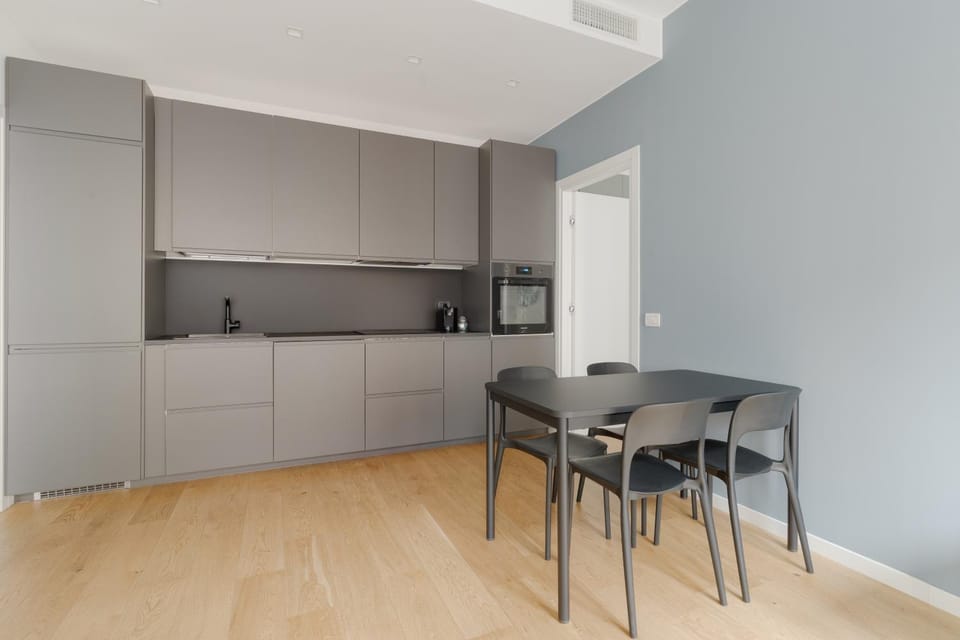 Kitchen or kitchenette, Dining area, stove