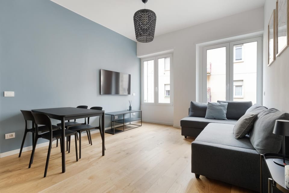 TV and multimedia, Living room, Seating area, Dining area, Evening entertainment