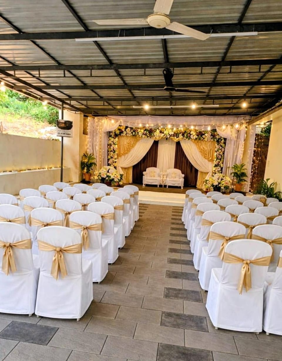 Banquet/Function facilities, Seating area