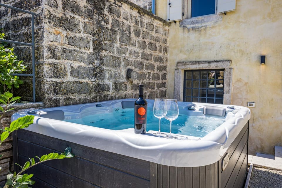 Villa Kurili No14 near Rovinj for 7 persons with 34 m2 private pool & jacuzzi Villa in Istria County