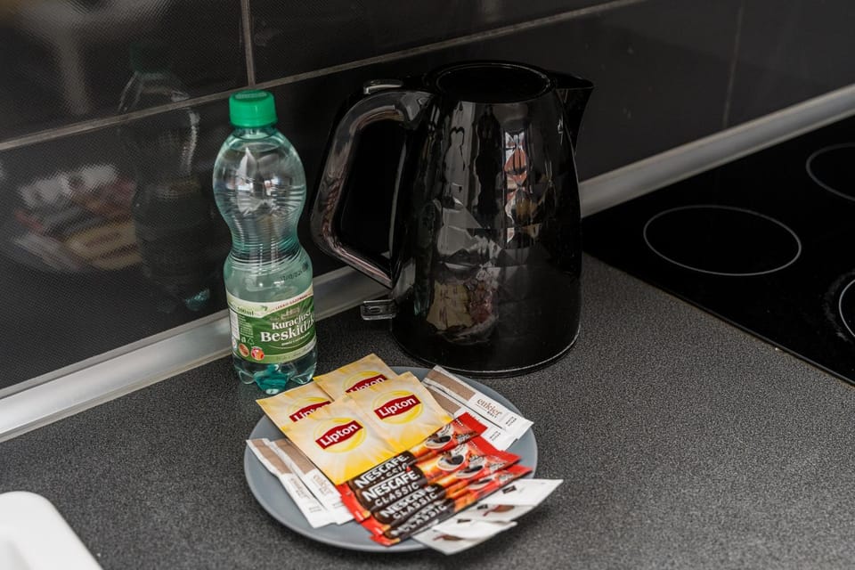 Coffee/tea facilities, Food and drinks