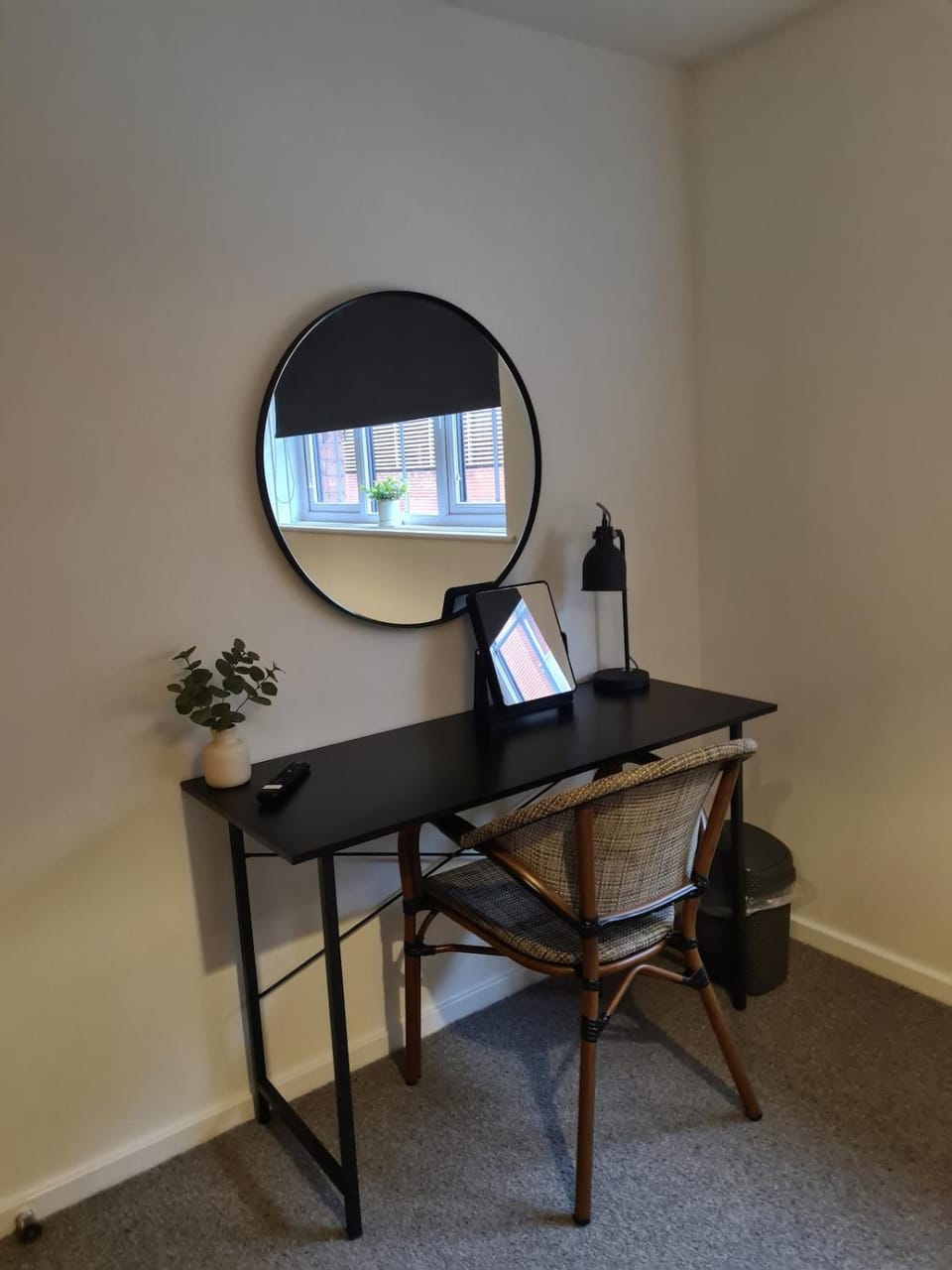 New central 2 bed luxury flat 7- Paid parking available opposite front door Apartment in Leicester