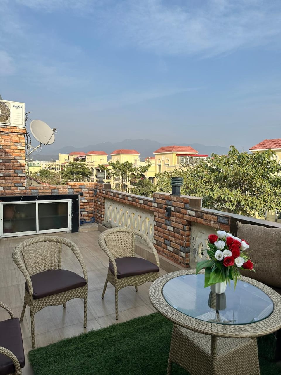 Private Luxury Glass Room Stay Near Chandigarh Apartment in Punjab, India