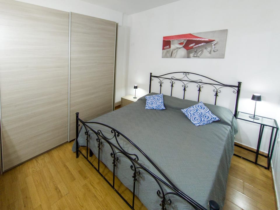 Bed, wardrobe