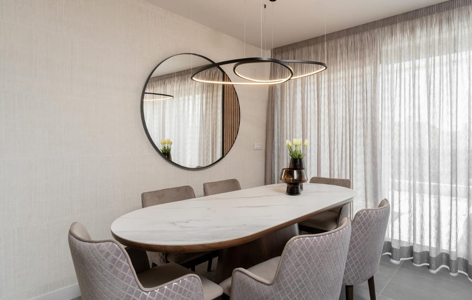 Seating area, Dining area