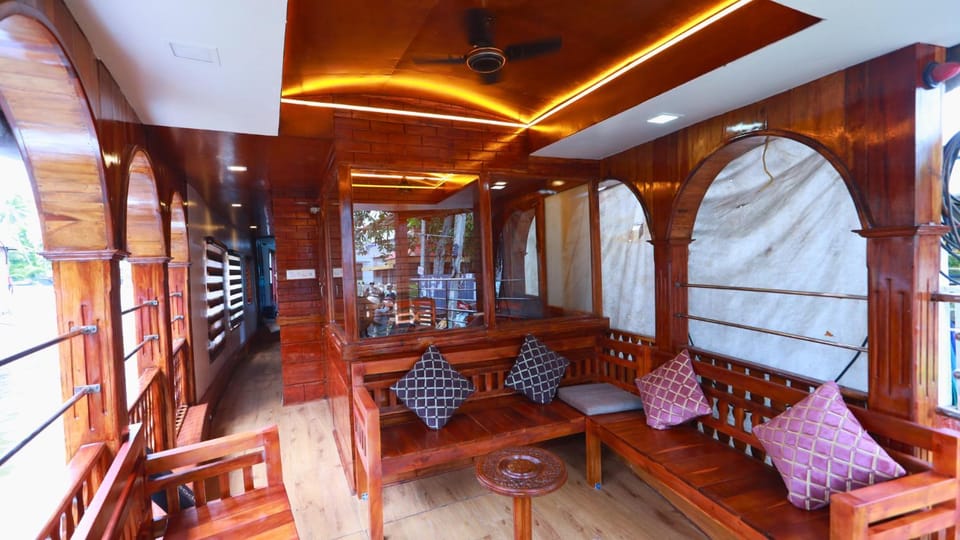 White Rose House Boat Vacation rental in Alappuzha