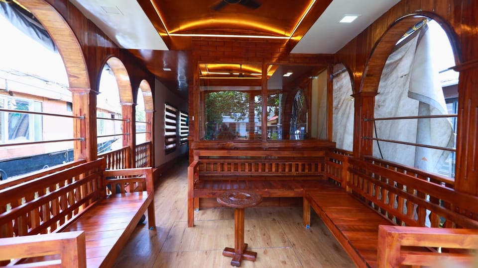 White Rose House Boat Vacation rental in Alappuzha