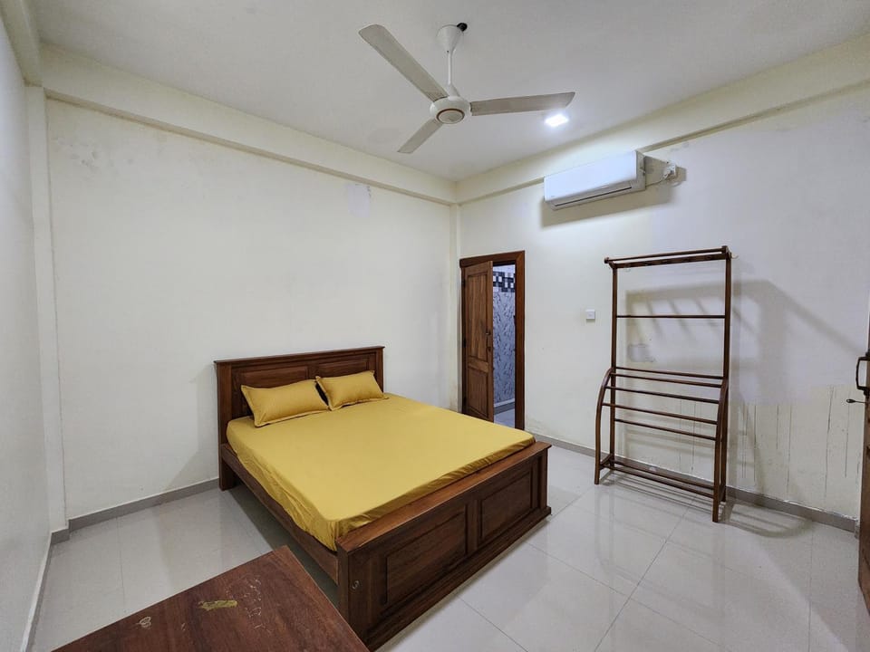 Bed, Bathroom, Photo of the whole room, Bedroom, air conditioner