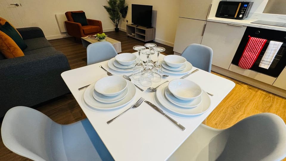 Well-Located 2-Bed Flat, Old Town Apartment in Swindon