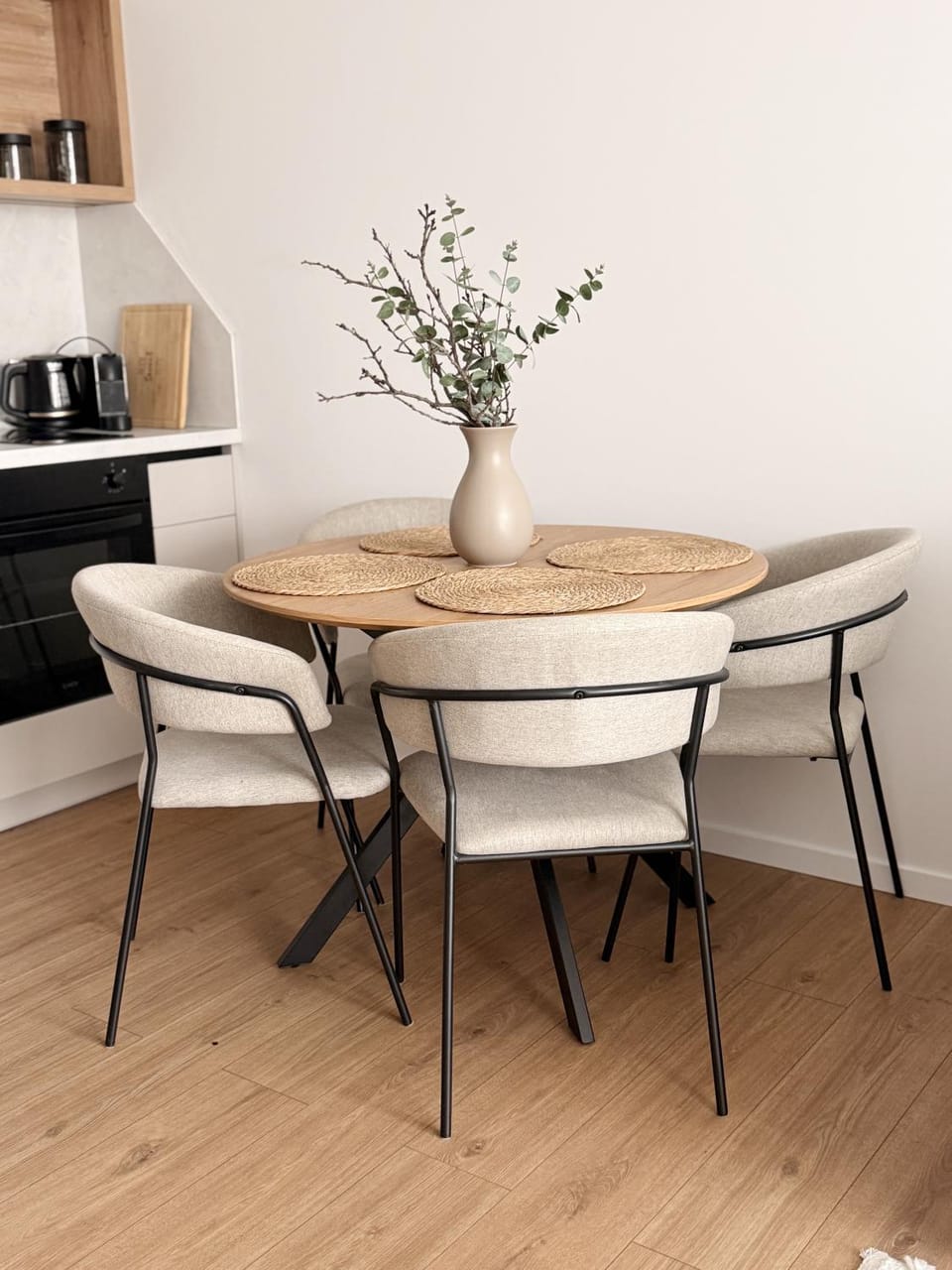 Kitchen or kitchenette, Dining area, minibar