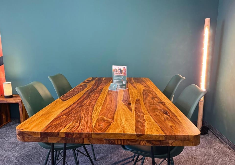 Living room, Seating area, Dining area, Food