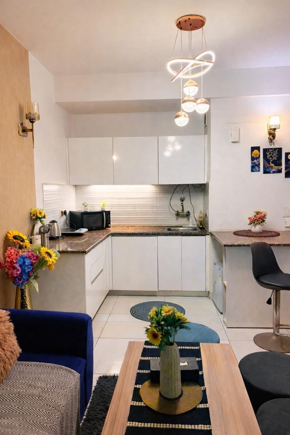 Kitchen or kitchenette, Seating area