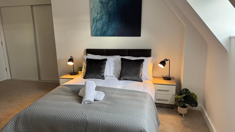 Central Old Town Base 1 & 2BR Apartments Apartment in Swindon