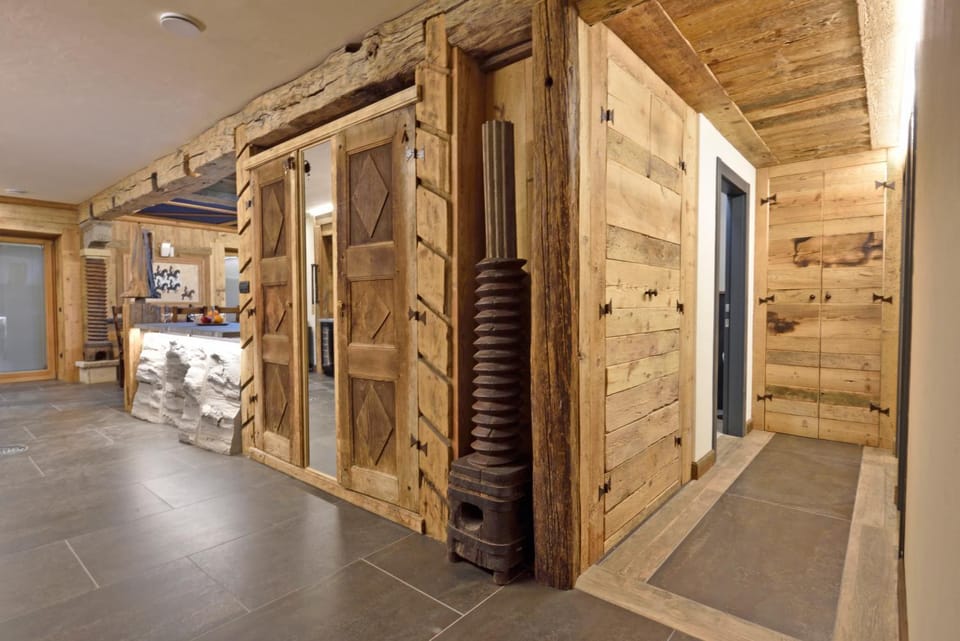Lounge or bar