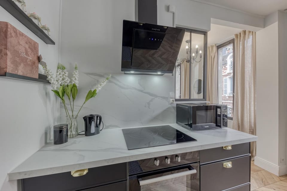 Kitchen or kitchenette, stove