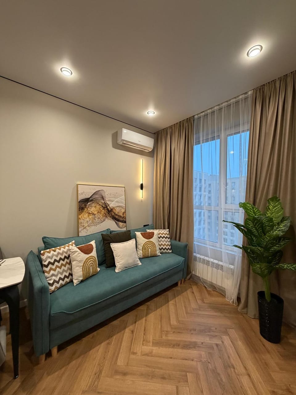 Stay in City Center & Уютная и красивая квартира в самом центре города Apartment in Almaty
