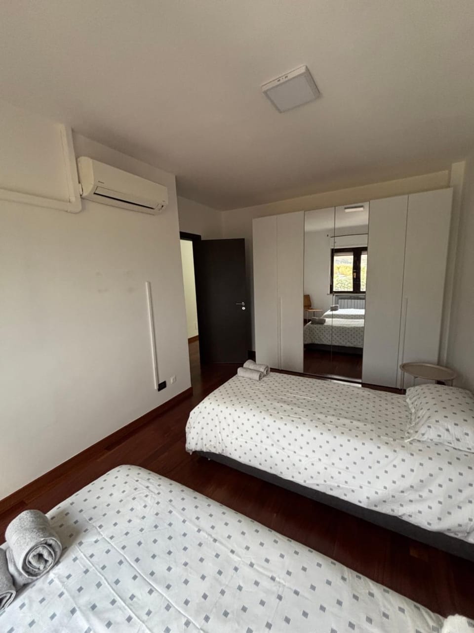 Bed, Photo of the whole room, Bedroom, wardrobe