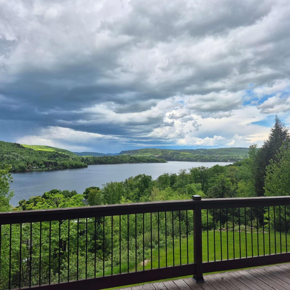 Spa - Terrasses & River - Hauteur du Saint-Maurice Chalet in Shawinigan