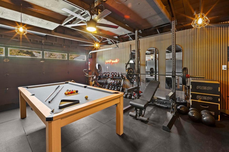 Large Group Wellness Retreat w Spa Sauna & Plunge House in San Diego