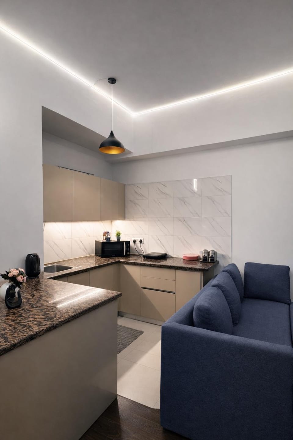 Kitchen or kitchenette, Living room, Seating area, Dining area