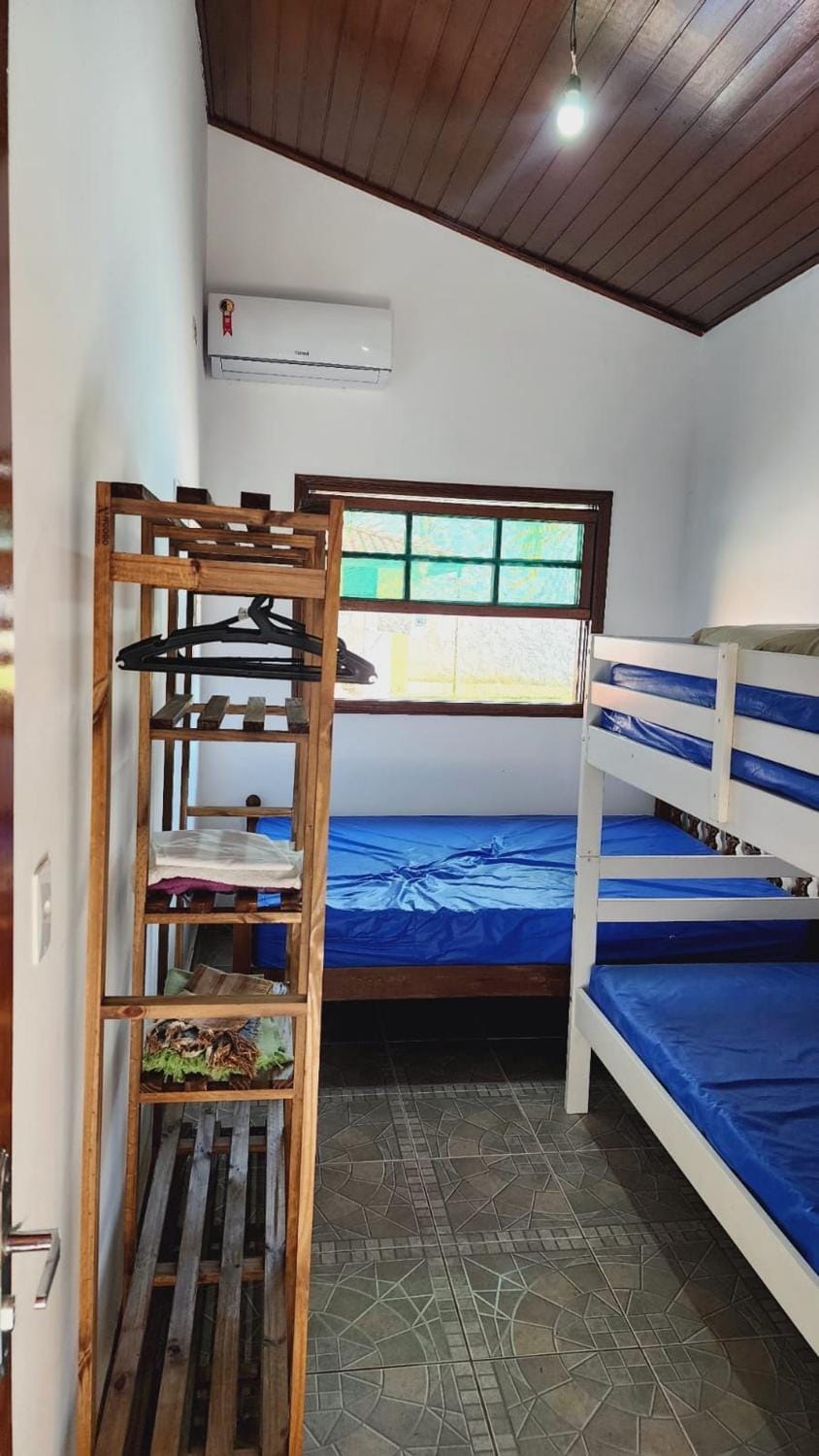 Bed, bunk bed