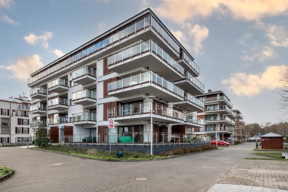 Property building, Neighbourhood