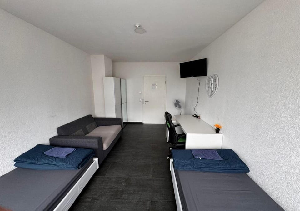TV and multimedia, Photo of the whole room, Bedroom, towels