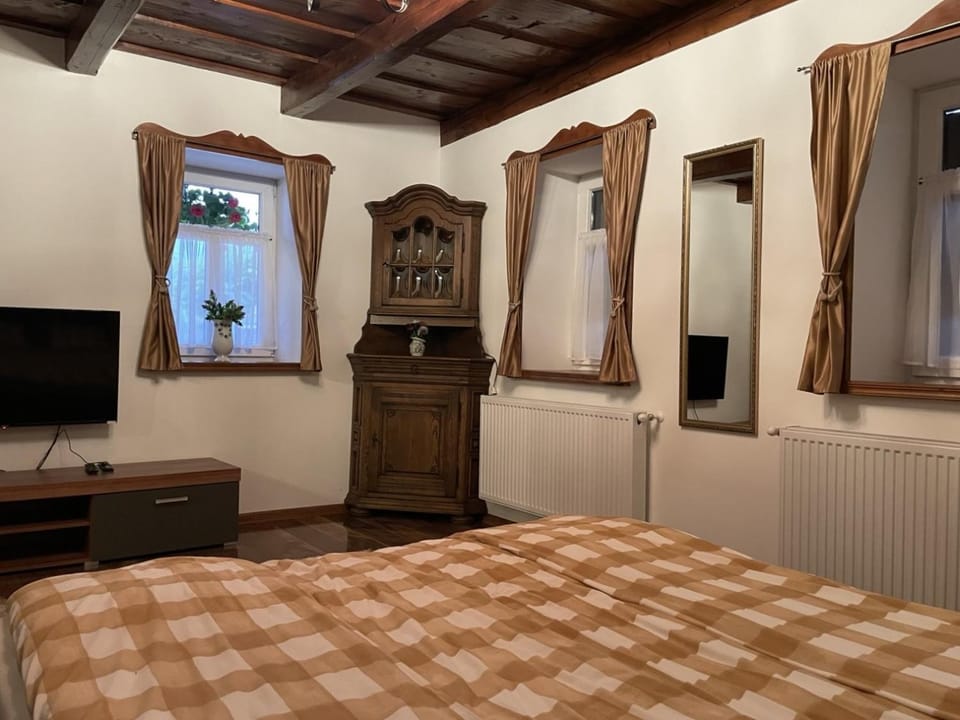 Bedroom, wardrobe