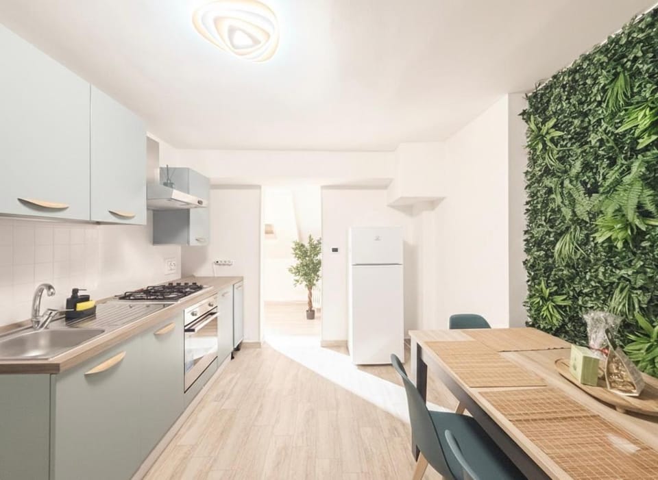 Kitchen or kitchenette, Breakfast, kitchen