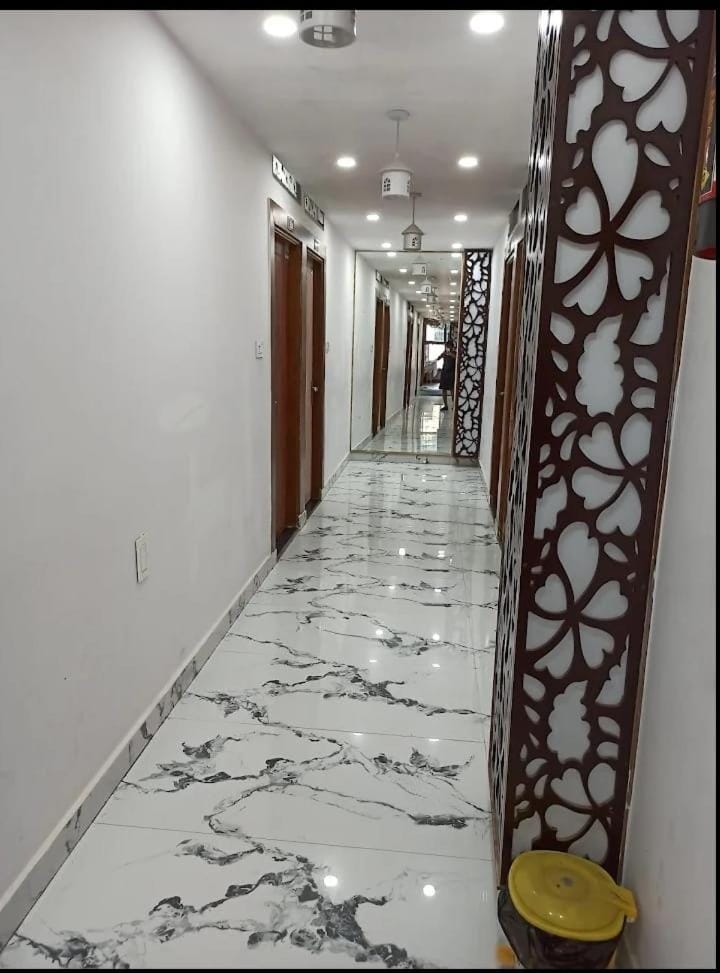 Property building, Restaurant/places to eat, Lobby or reception