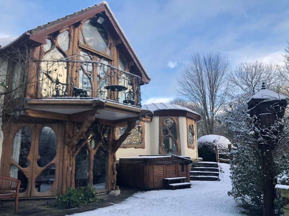 Glastonbury tranquility House in Mendip District